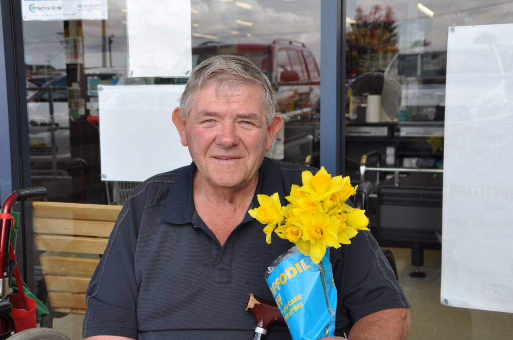 Support: Neil Eggert outside the Wauchope SUPA IGA on Daffodil Day (PIC: Libby Stewart)