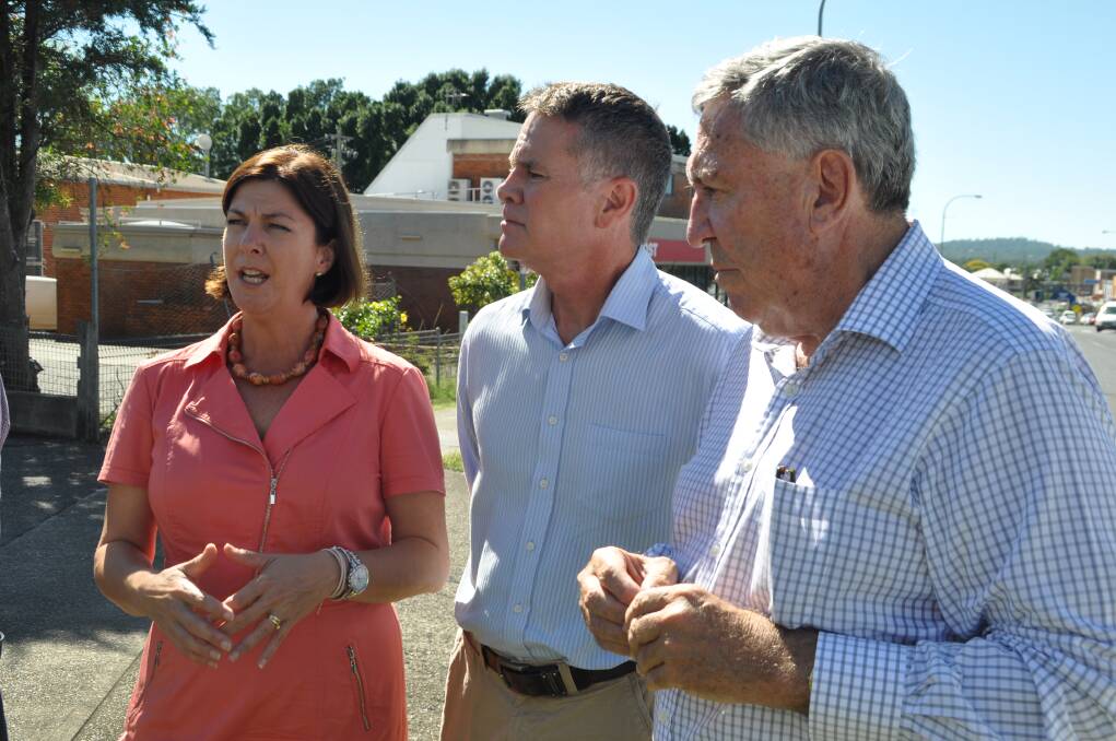 Additional funds: The Minister for Roads, Duncan Gay, right, with Nationals candidate for Oxley Melinda Pavey and retiring member Andrew Stoner, announcing the Oxley Highway funding pledge.