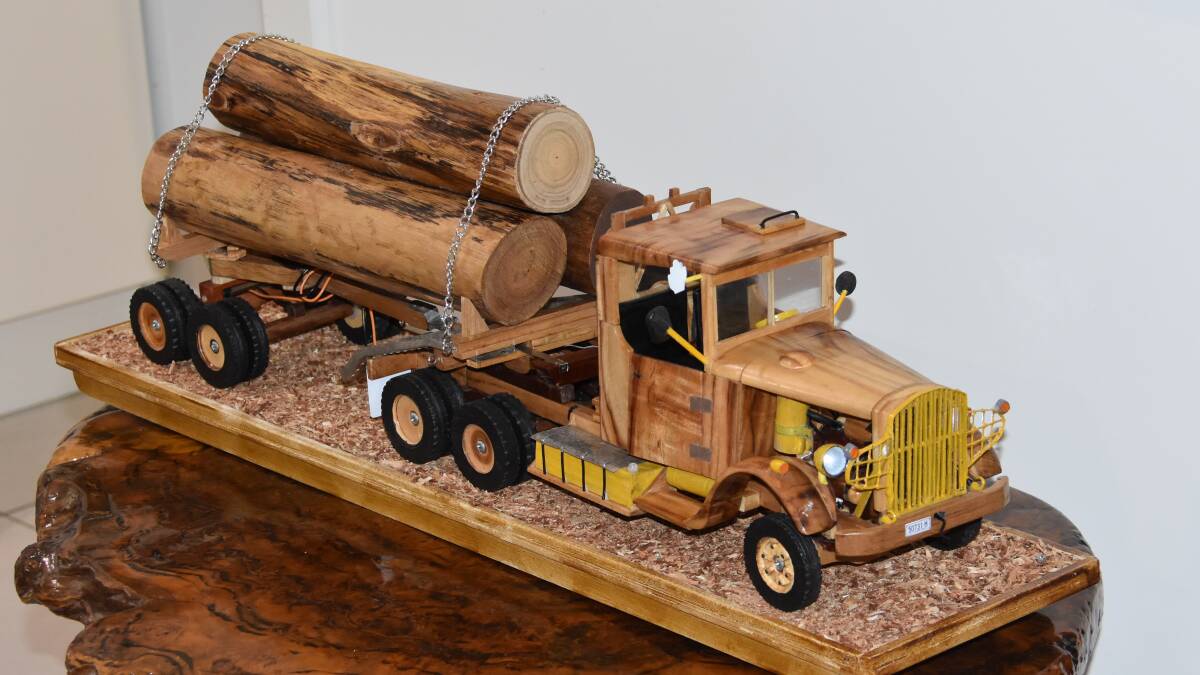 Magical model of favourite old truck | photos, video