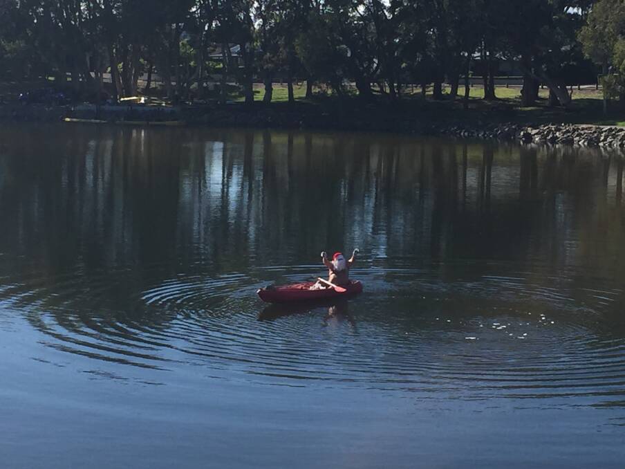 Santa Claus is back on Lake Cathie | video