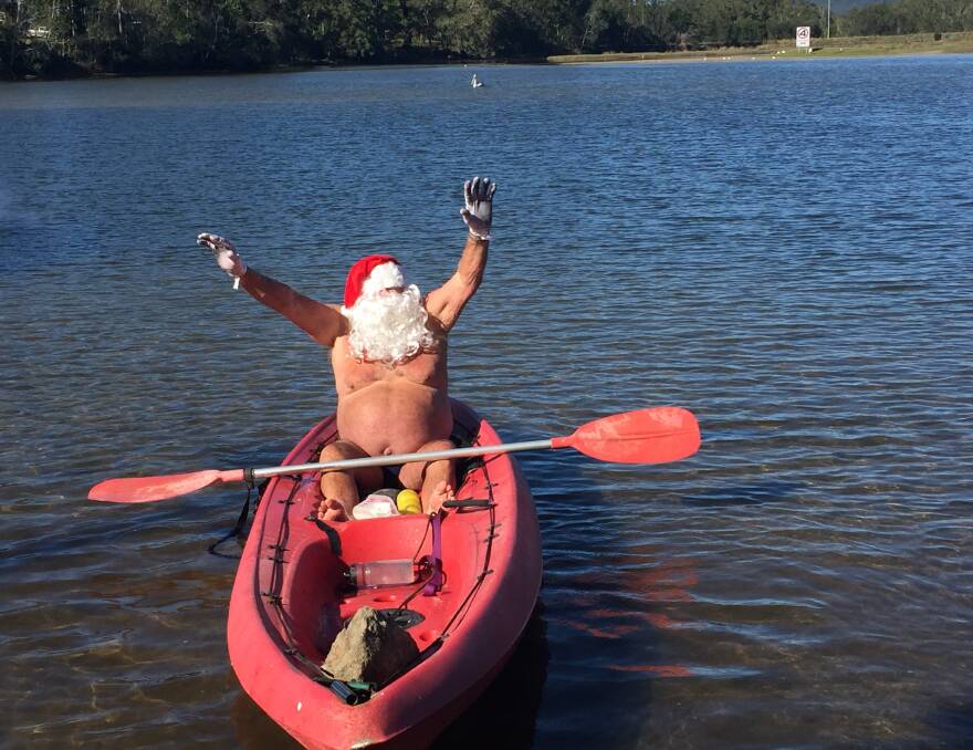 Santa Claus is back on Lake Cathie | video