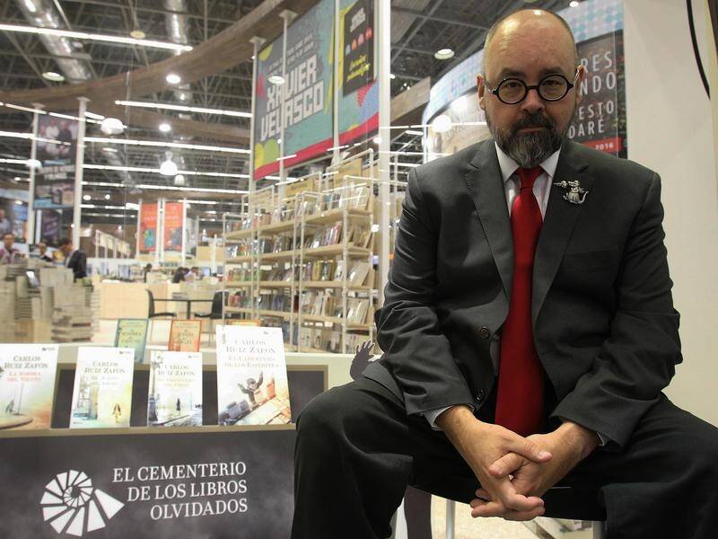 Spanish author Carlos Ruiz Zafon has died aged 55 in the US after a long battle with colon cancer.