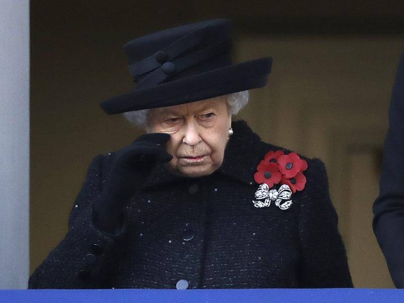 Queen Elizabeth has attended the annual Remembrance Day ceremony in London.