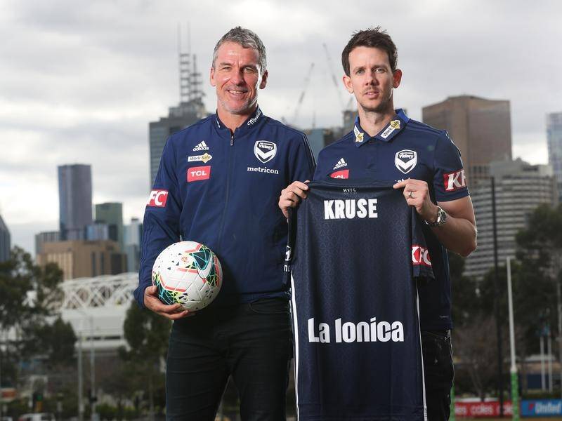 Melbourne Victory coach Marco Kurz is unsure when star recruit Robbie Kruse will return from injury.